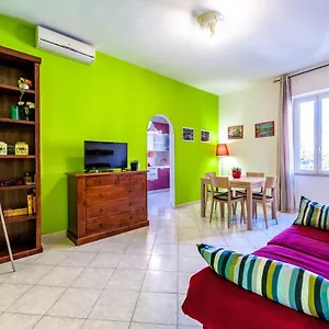 https://apartment-angelo-emo-69.it-romehotels.com