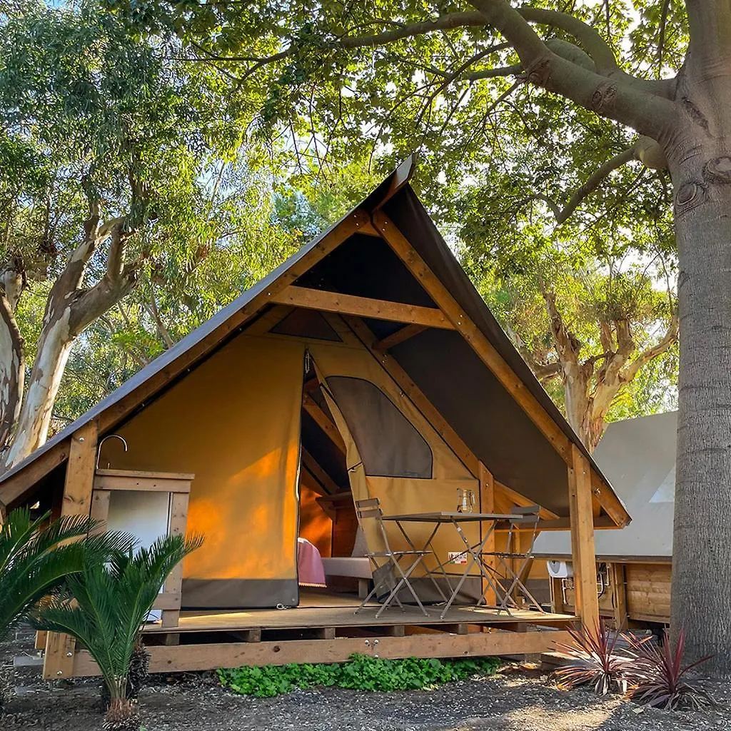 Il Pampaleone Glamping And Resort Acireale